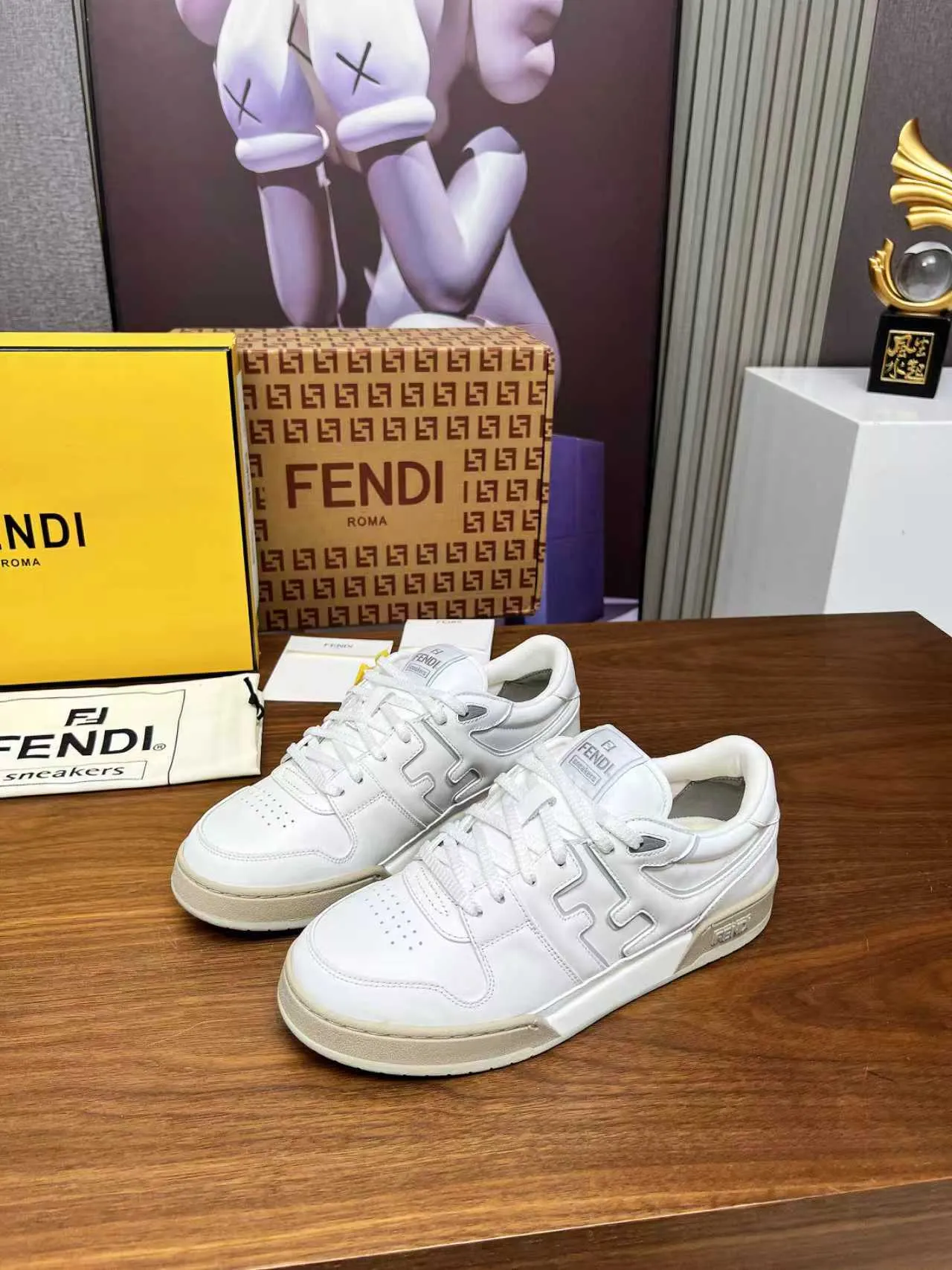 Factory price 660💰 Fendi·Fendi⛳️Hot-selling 35--45 couple model👫 FD match Original purchase for RMB14340 One-to-one reproduction Designer Kim Jones's first sneaker fendi match and Donkey brand Trainer basketball sneakers, fresh blood injected with FF retro design Super good-looking and versatile, the upper is made of cowhide and cowhide splicing combination, with concave and convex double F on the side The logo lining is made of terry velvet 🤗Super soft on the feet, lightweight and comfortable to match with a sweatshirt, original full package! ✦ Fabric: cowhide + cowhide color matching ✦ Lining: original terry velvet lining ✦ Sole: original molded multi-color color matching sole ✦ Sole: mesh injection molding pad ✦ Sole thickness: 3.5cm ✦ Female size: 35--40, female 40 customized ✦ Male size: 39--45, male 45 customized